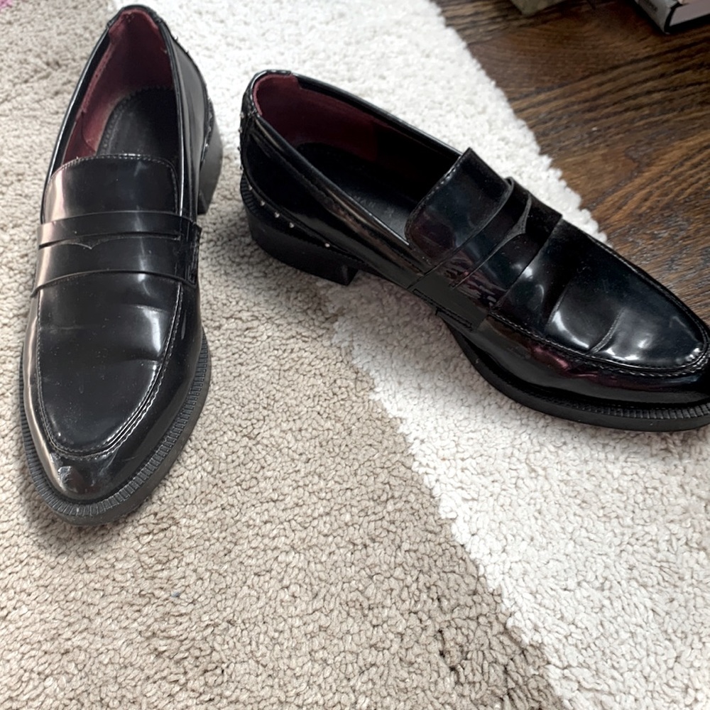 Zara woman’s size 38/8 stacked black loader with stud detail on heel